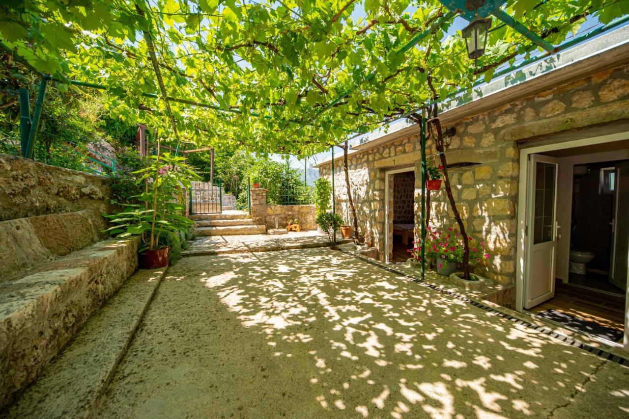 Bed and Breakfast Ethno House Osobak Virpazar Exterior foto