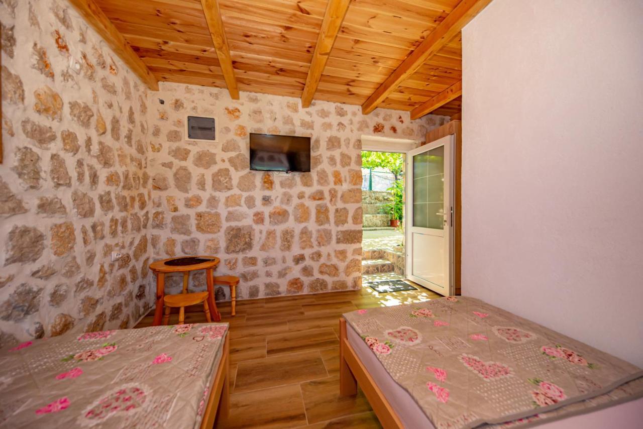 Bed and Breakfast Ethno House Osobak Virpazar Exterior foto